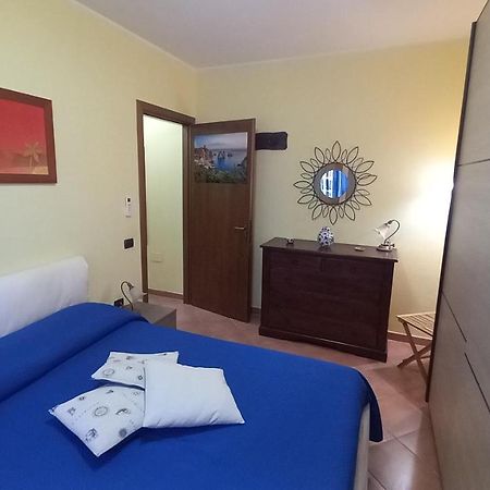 Domus Claudio Lägenhet Fiumicino Exteriör bild