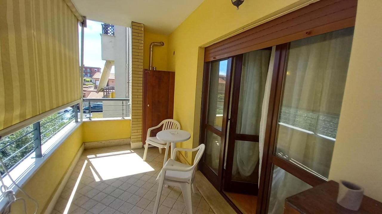 Domus Claudio Lägenhet Fiumicino Exteriör bild