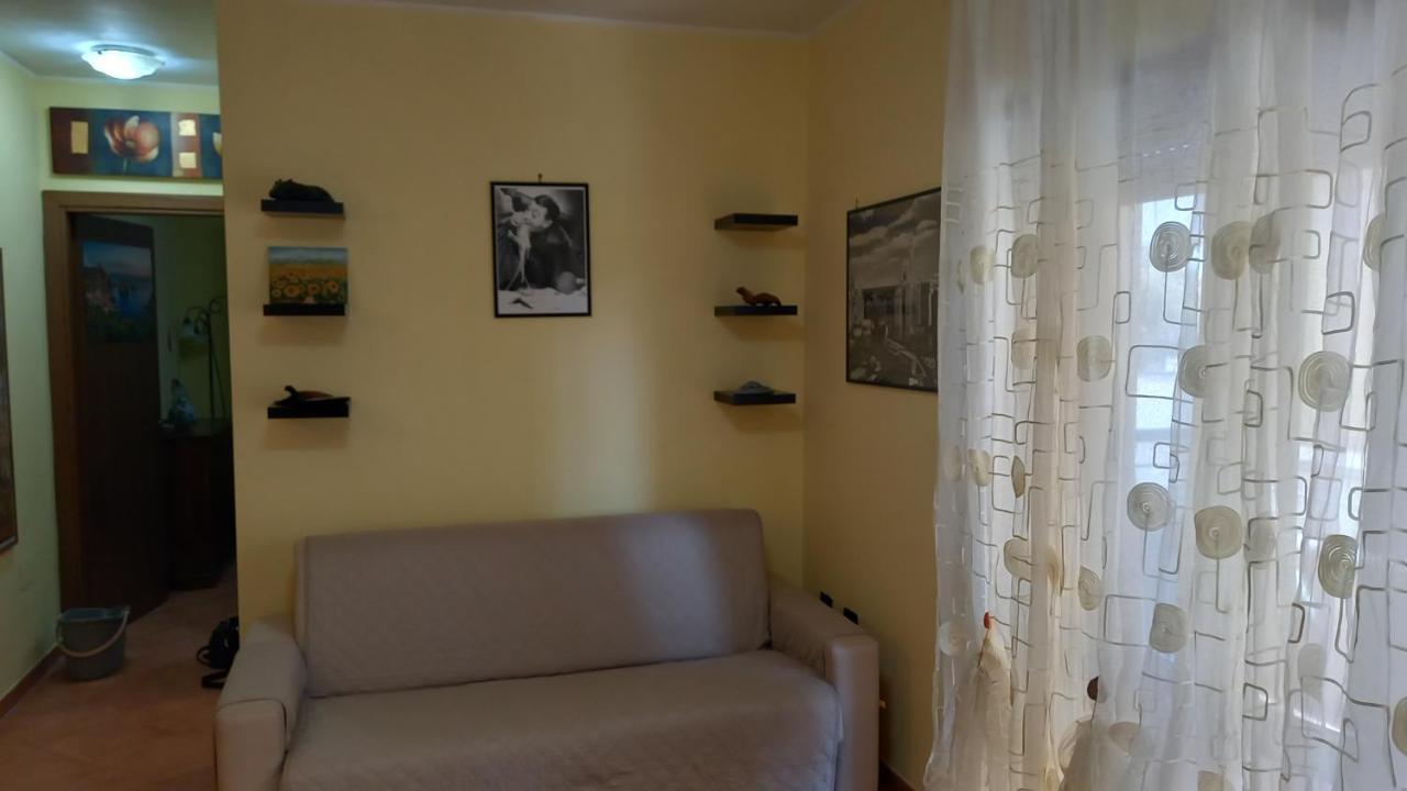 Domus Claudio Lägenhet Fiumicino Exteriör bild