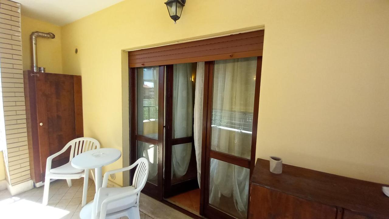 Domus Claudio Lägenhet Fiumicino Exteriör bild