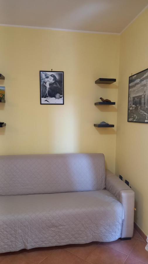 Domus Claudio Lägenhet Fiumicino Exteriör bild